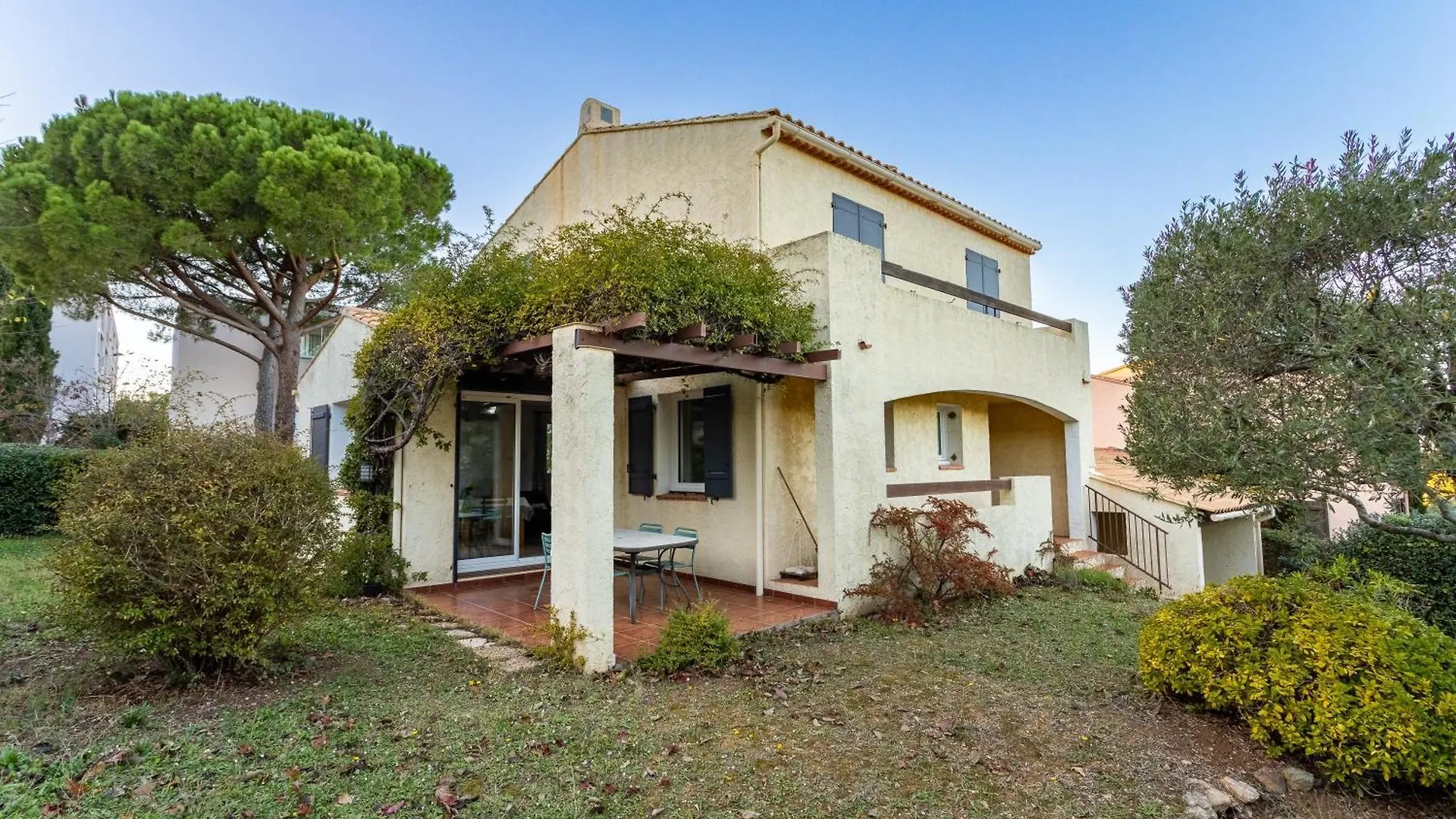 Celeste - Maison 3 Chambres Et Jardin Le Pradet 0*,  France