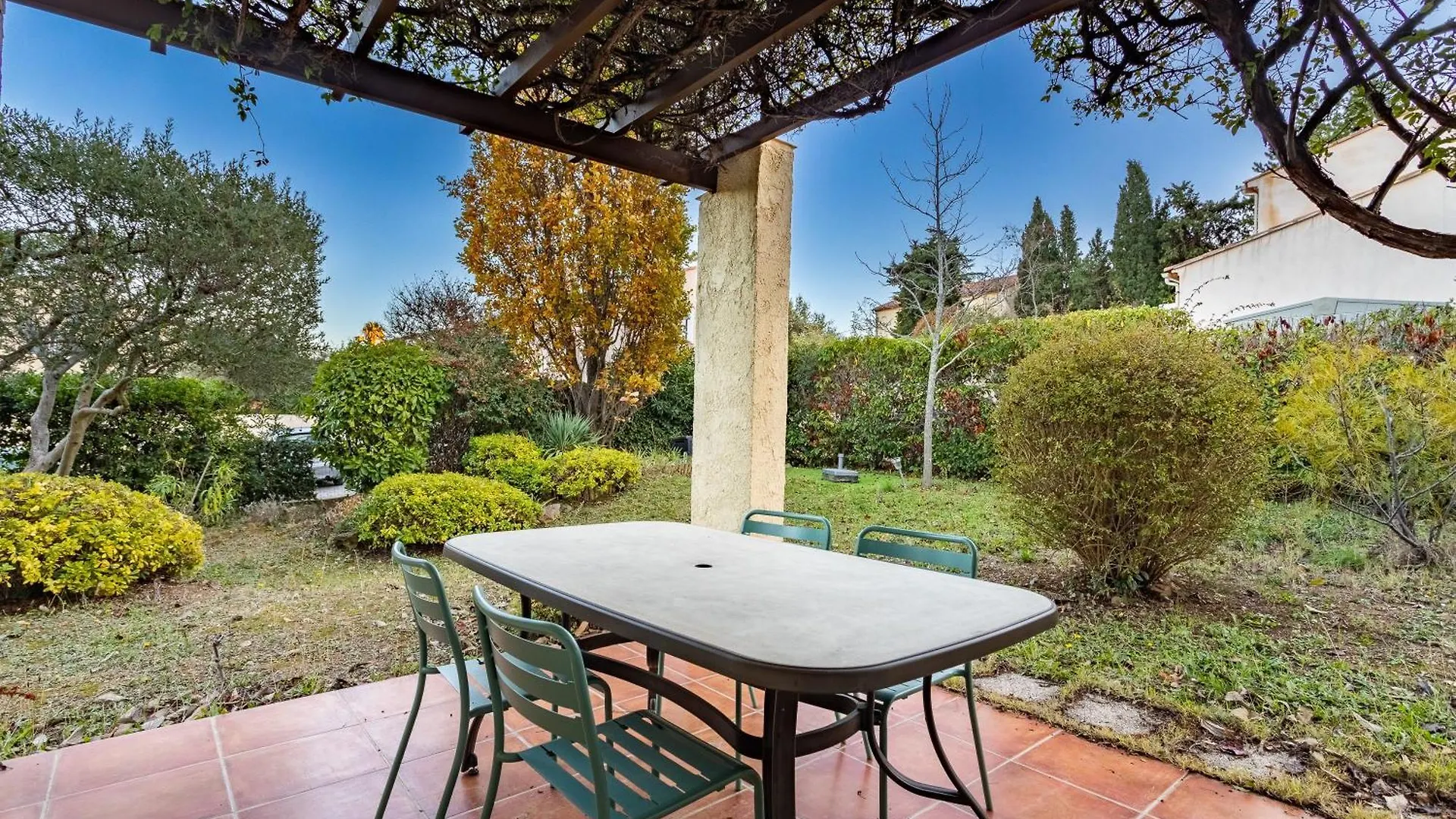 Holiday home Celeste - Maison 3 Chambres Et Jardin Le Pradet